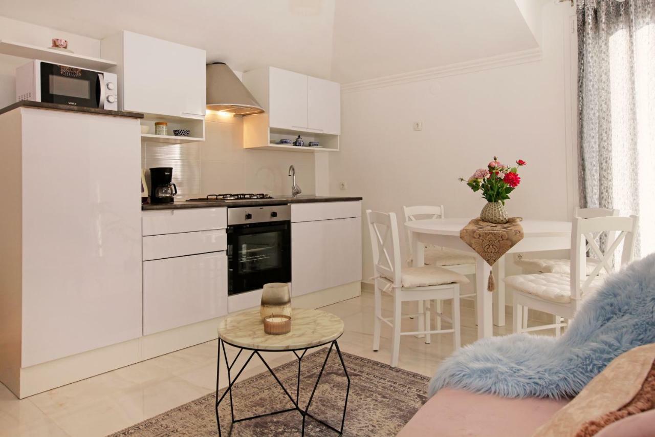 Apartment Ambroz Вела-Лука Экстерьер фото